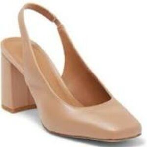 Women’s Sz 9.5M nude sling back square toe stacked heels pump business shoes
